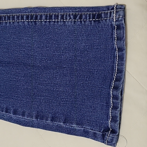 2 pairs Wallflower jeans - Picture 4 of 11